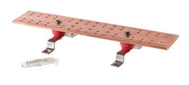 Barrette de mise à la terre commerciale en cuivre utilisée pour le MALT dans les bâtiments commerciaux au Québec.