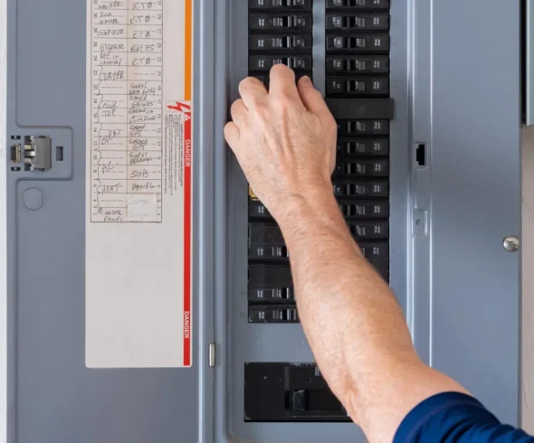 Changement de panneau électrique résidentiel 200A effectué par un maître électricien au Québec.