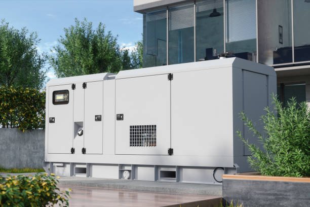 Génératrice commerciale stationnaire installée à l’extérieur d’un bâtiment pour l’alimentation électrique d’urgence au Québec